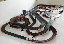 Afx Tomy 72' Mega Géant Raceway Piste Slot Car Set, 4' X 8' 100% Prêt À L'emploi