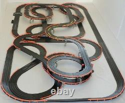 Afx Tomy 75' Mega Géant Raceway Piste Slot Car Set, 4' X 8' 100% Prêt À L'emploi