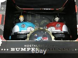 Ensemble de deux voitures télécommandées de modèles nostalgiques avec autos tamponneuses