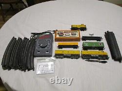Ensemble de train de marchandises Union Pacific6 voitures. Excellent. Échelle H.O. Prêt à fonctionner