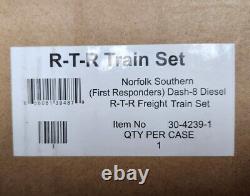 Ensemble de train diesel RTR Norfolk Southern First Responders Dash-8 MTH 30-4239-1 dans son emballage d'origine