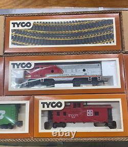 Ensemble de train électrique Tyco HO Scale prêt à fonctionner Diesel Freight Santa Fe