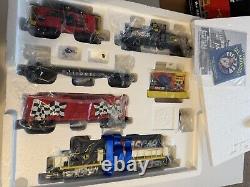 Ensemble de train prêt à rouler Lionel NASCAR O-Gauge 711004 tout neuf dans la boîteL@@K