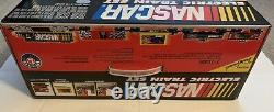 Ensemble de train prêt à rouler Lionel NASCAR O-Gauge 711004 tout neuf dans la boîteL@@K