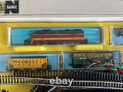 Ensemble de train prêt à rouler à l'échelle N du VTG ATLAS #74 764, locomotive SANTA FE