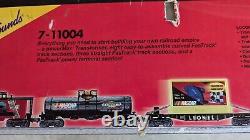 Lionel 7-11004 Ensemble de train NASCAR O-Gauge prêt à fonctionner en boîte neuve usée