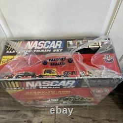 Lionel 7-11004 NASCAR ensemble de train prêt à fonctionner en boîte, tout neuf.